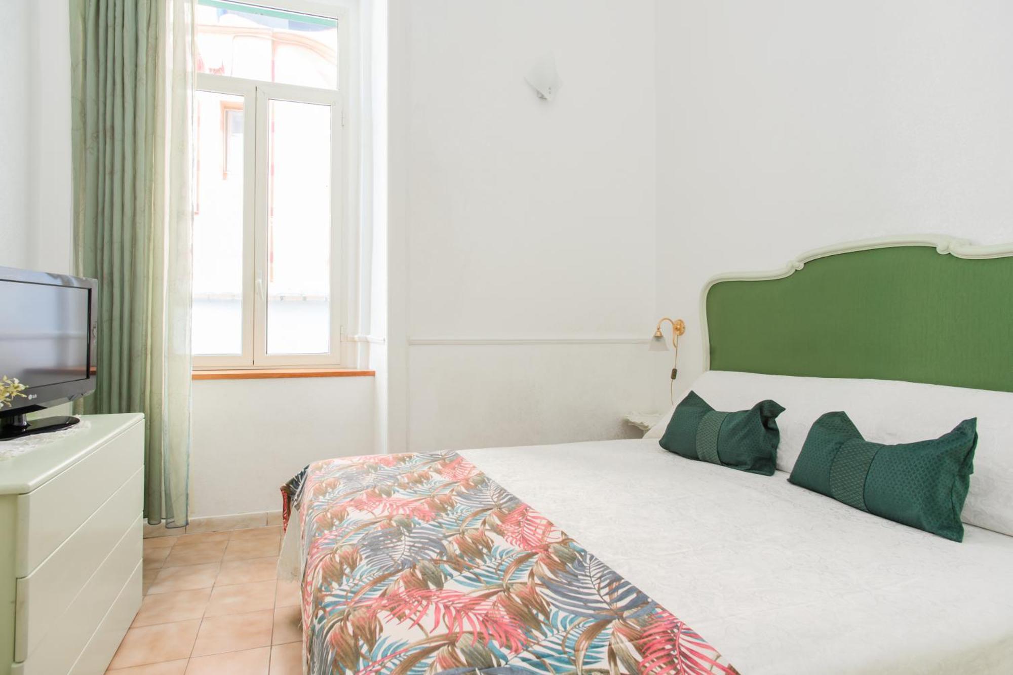 Residenza Falcone, 36 Apartment Naples