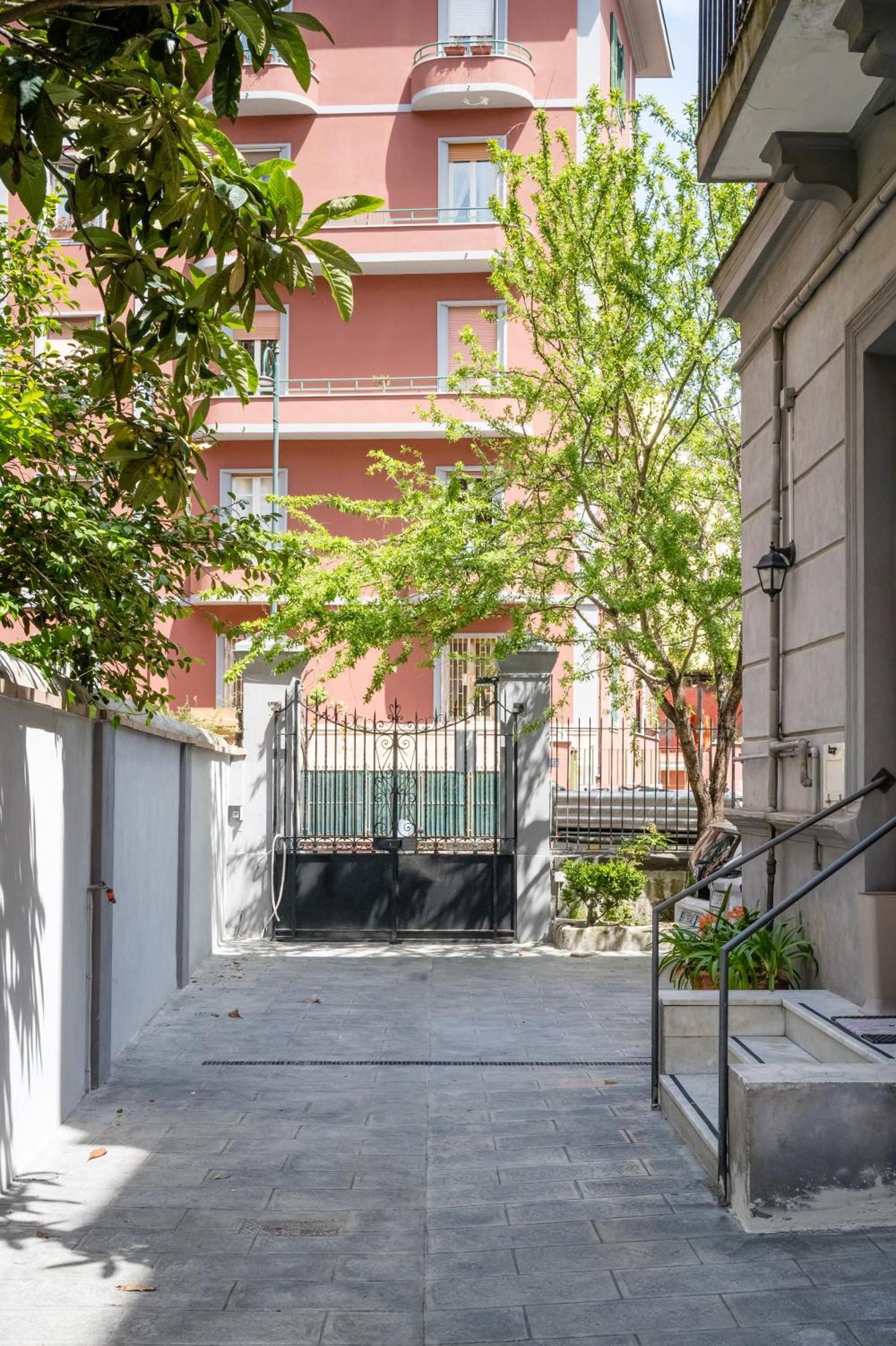 Residenza Falcone, 36 *