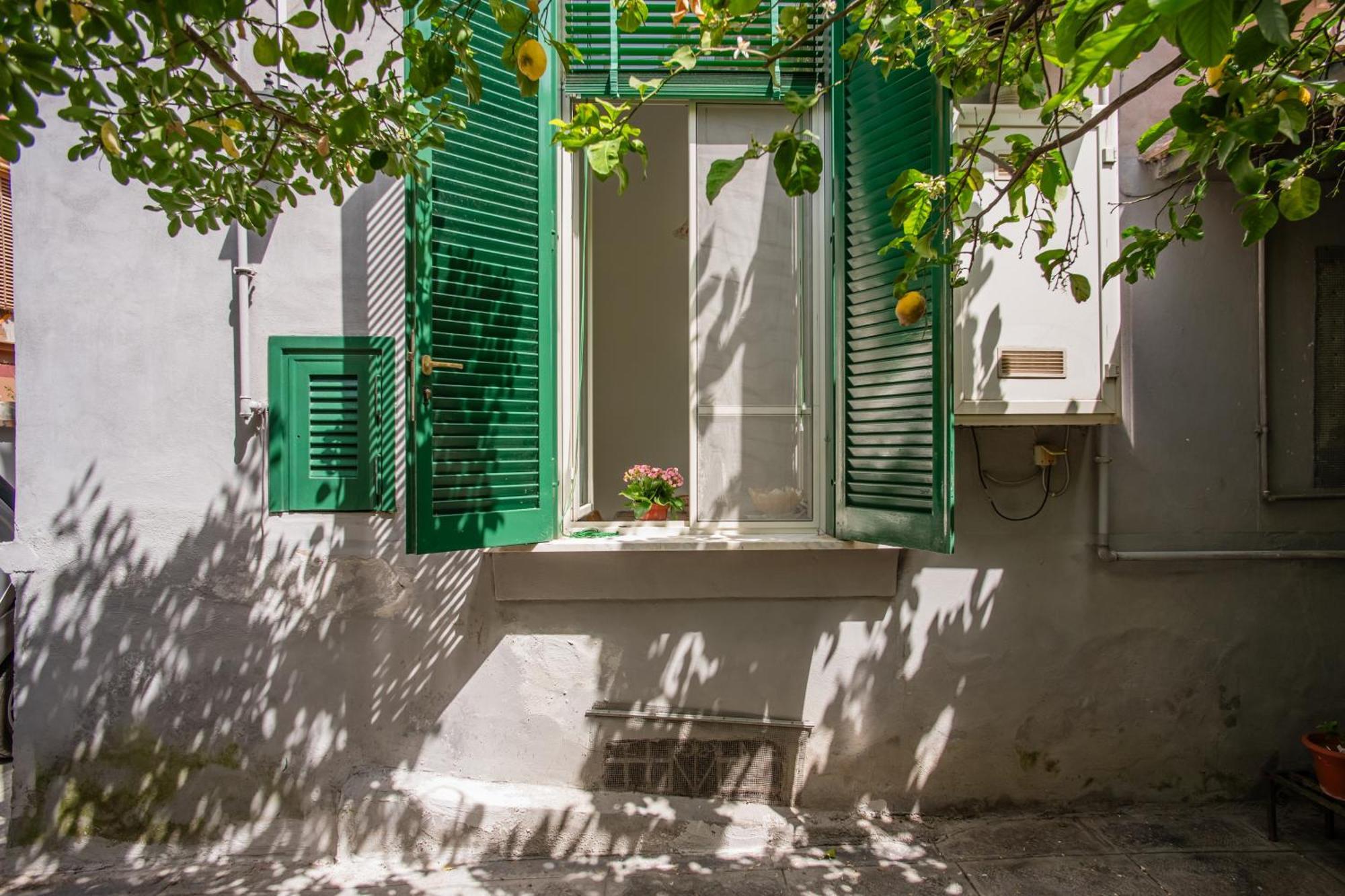 Residenza Falcone, 36 Naples